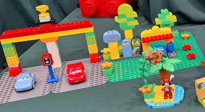 MOC_CARs_2.jpg